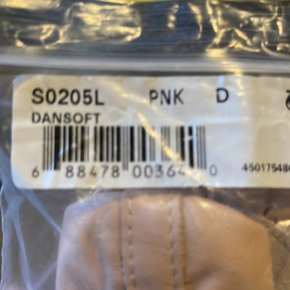 New Bloch pink ballet slippers - Picture 4 of 4
